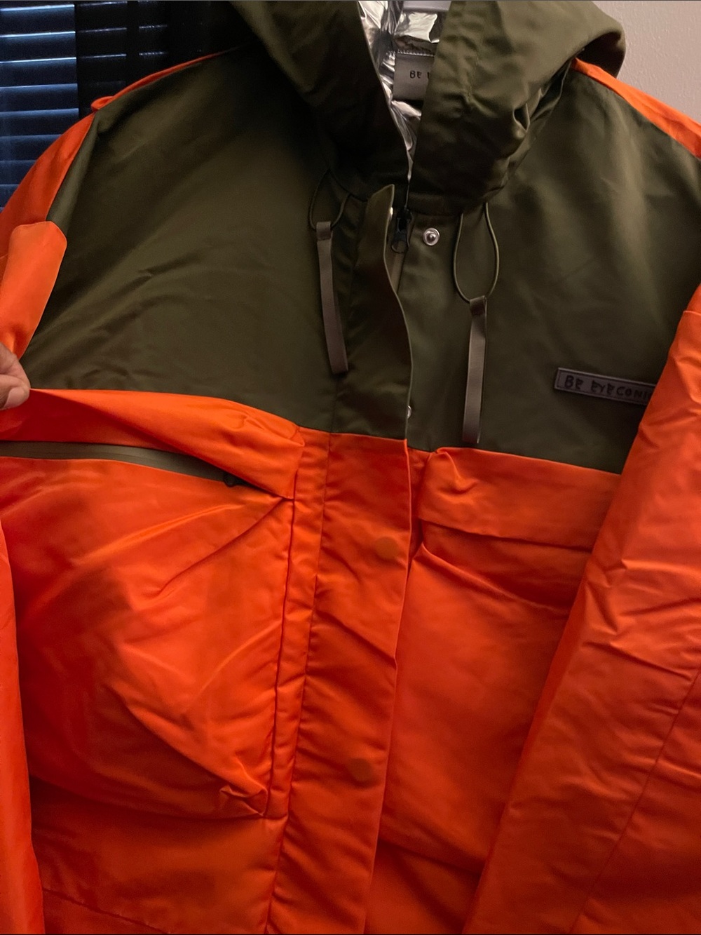 BeEyeConic EyeFly Jacket
Orange & Olive Hooded Jacket Sz XL NWT - Picture 8 of 16